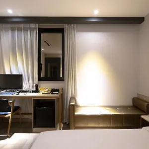 Hotel Hound Seomyeon-beomcheon, Busan