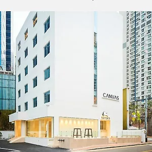  Hostel Canvas